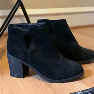 UO size 8 booties